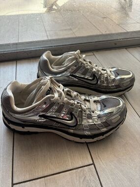 Nike Silver and Black Reflective Running Sneakers